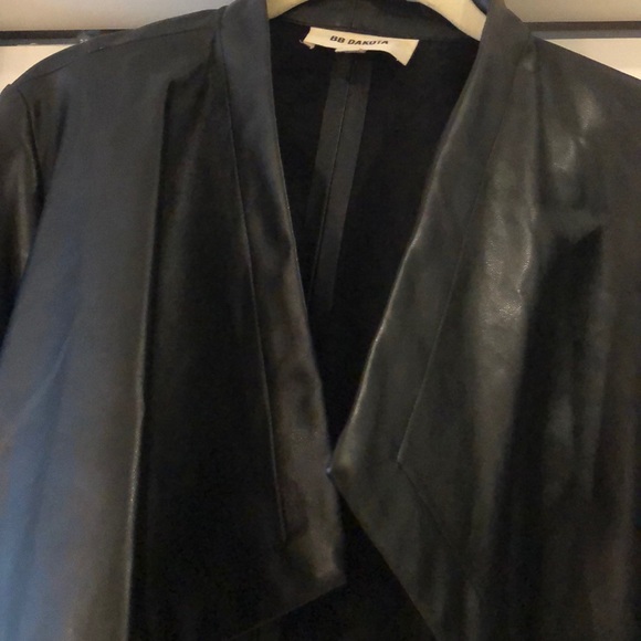 Leather jacket - Picture 4 of 6